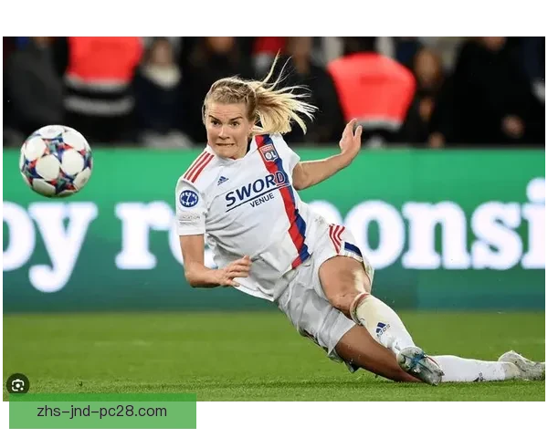 戈尔韦女足逆转战胜韦克斯福德女足成功捧起冠军奖杯